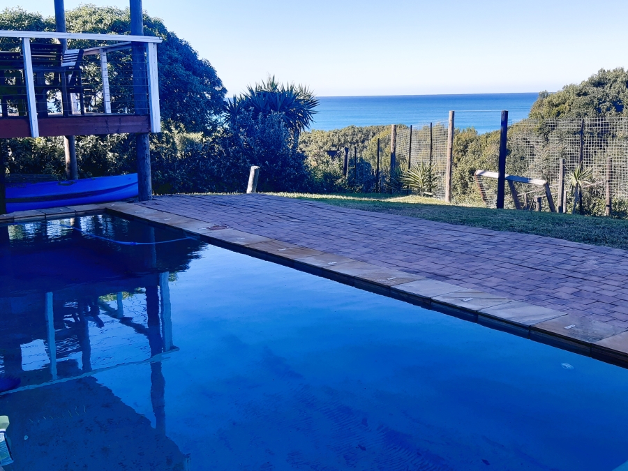 5 Bedroom Property for Sale in Paradise Beach Eastern Cape